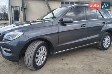 Позашляховик / Кросовер Mercedes-Benz M-Class 2014 в Чернівцях