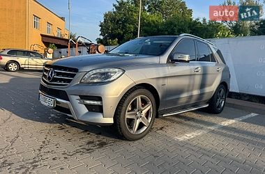 Внедорожник / Кроссовер Mercedes-Benz M-Class 2013 в Черновцах