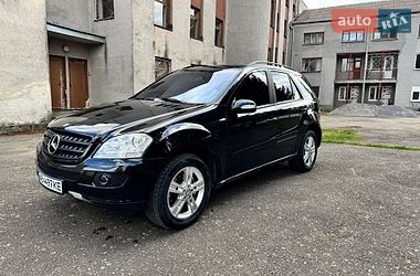 Позашляховик / Кросовер Mercedes-Benz M-Class 2005 в Хмільнику