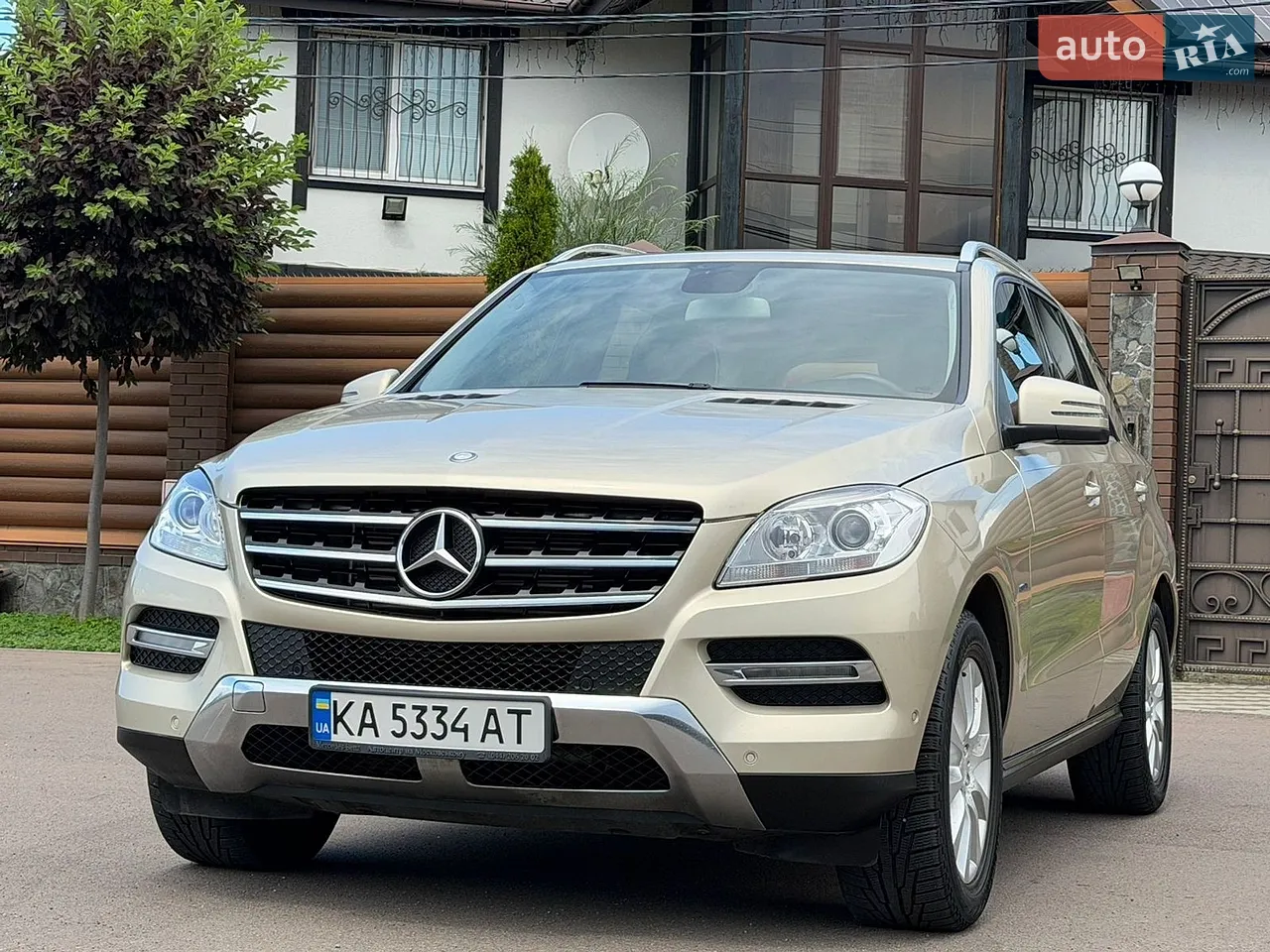 Mercedes-Benz M-Class 2011