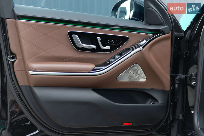 Седан Mercedes-Benz Maybach 2022 в Мукачево