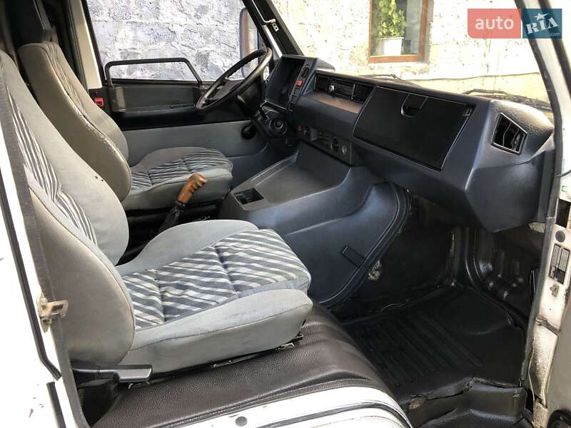 Микроавтобус Mercedes-Benz MB-Class 1993 в Черновцах