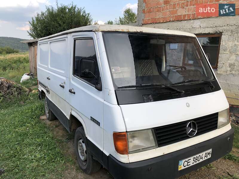 Микроавтобус Mercedes-Benz MB-Class 1993 в Черновцах