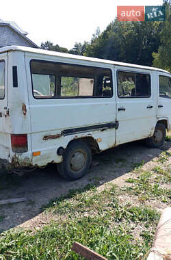 Микроавтобус Mercedes-Benz MB-Class 1990 в Косове