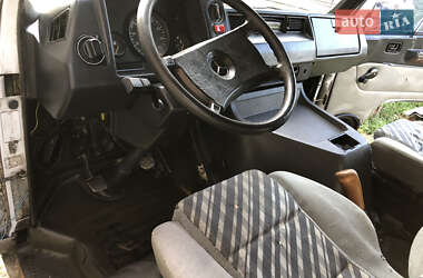 Микроавтобус Mercedes-Benz MB-Class 1993 в 