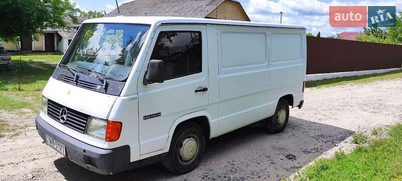 Грузовой фургон Mercedes-Benz MB-Class 1995 в Хмельницком