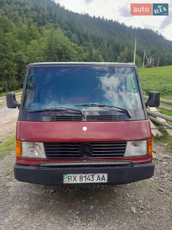 Вантажний фургон Mercedes-Benz MB-Class 1995 в Верховині