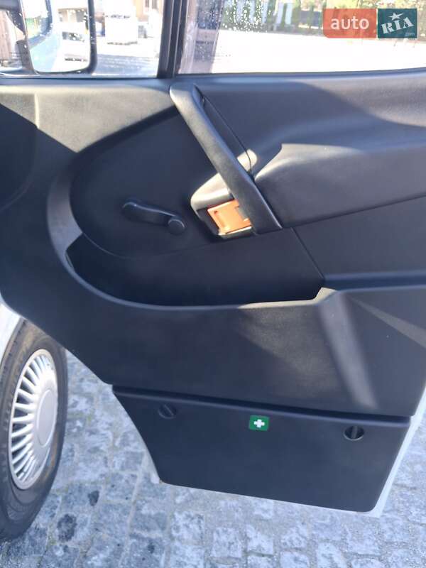 Минивэн Mercedes-Benz MB-Class 1998 в Черновцах фото 6 Минивэн Mercedes-Benz MB-Class 1998 в Черновцах