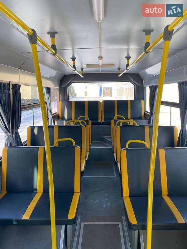 Міський автобус Mercedes-Benz MCV 2011 в Славуті