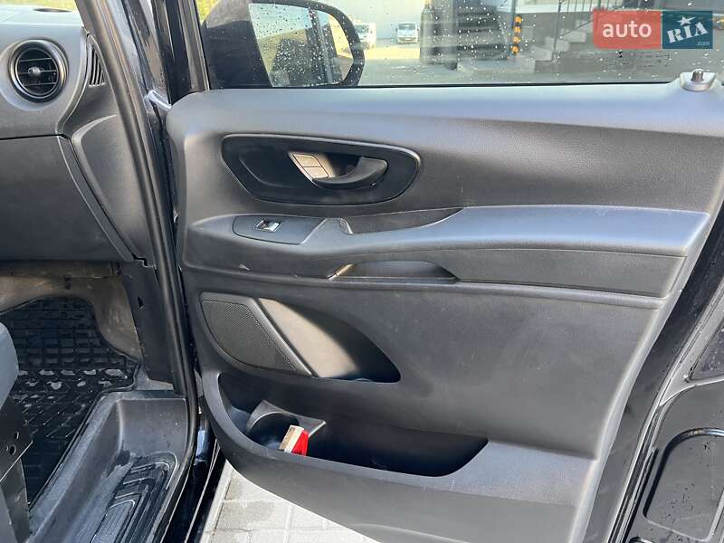 Вантажний фургон Mercedes-Benz Metris 2016 в Тернополі