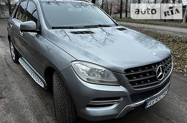 Внедорожник / Кроссовер Mercedes-Benz ML 350 2014 в Харькове