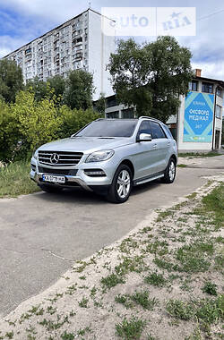 Позашляховик / Кросовер Mercedes-Benz ML 350 2012 в Києві