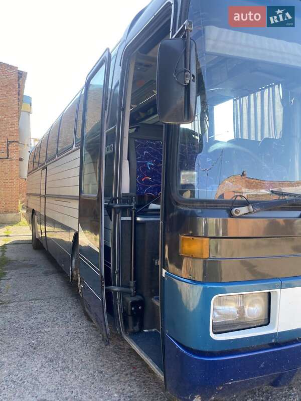 Туристический / Междугородний автобус Mercedes-Benz O 303 1988 в Ананьеве