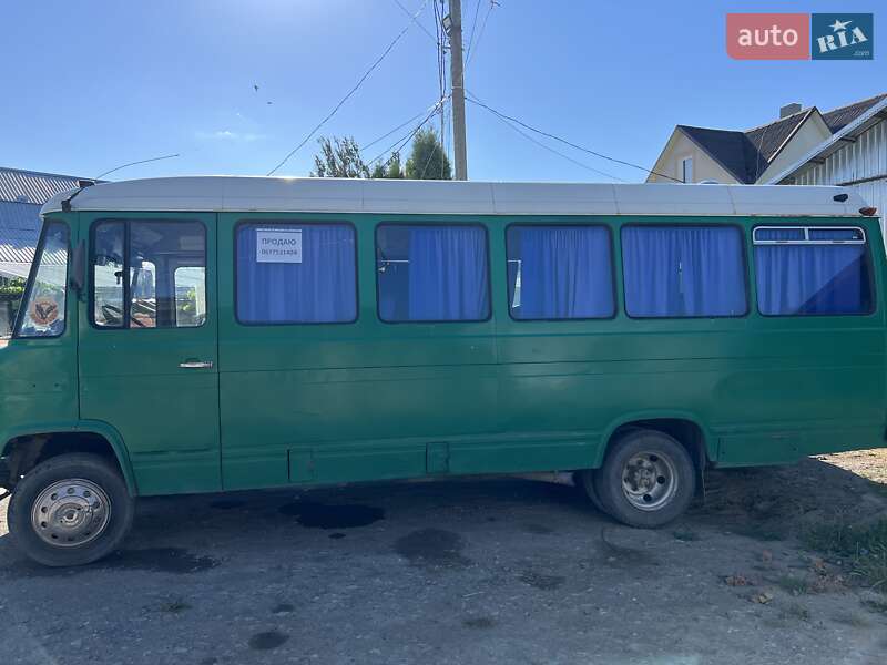Пригородный автобус Mercedes-Benz O 309 1980 в Чорткове