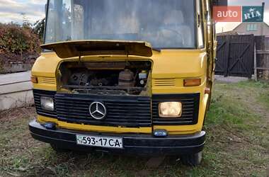 Мікроавтобус Mercedes-Benz O 407 1988 в  фото 11 Мікроавтобус Mercedes-Benz O 407 1988 в