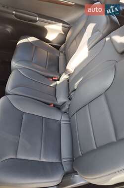 Універсал Mercedes-Benz R-Class 2012 в 