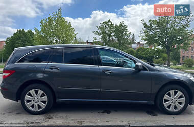 Мінівен Mercedes-Benz R-Class 2011 в 