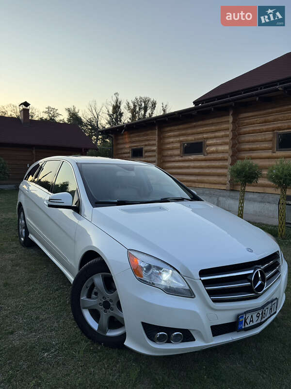 Минивэн Mercedes-Benz R-Class 2011 в 