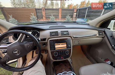Минивэн Mercedes-Benz R-Class 2011 в 