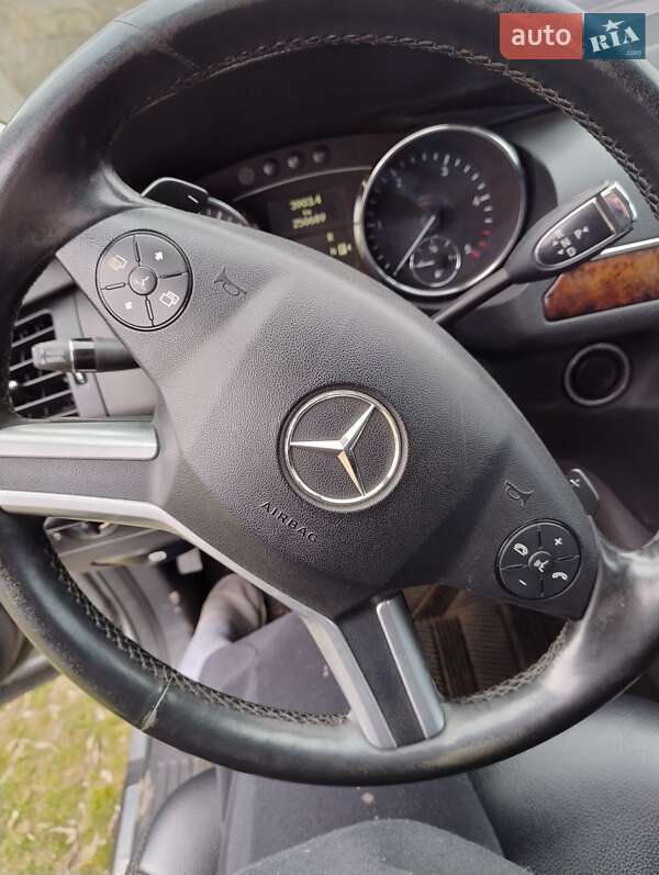 Минивэн Mercedes-Benz R-Class 2009 в Гостомеле