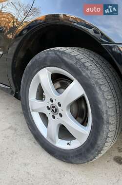 Минивэн Mercedes-Benz R-Class 2011 в 