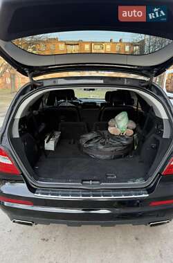 Минивэн Mercedes-Benz R-Class 2011 в 