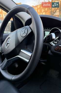 Минивэн Mercedes-Benz R-Class 2011 в 