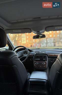 Минивэн Mercedes-Benz R-Class 2011 в 