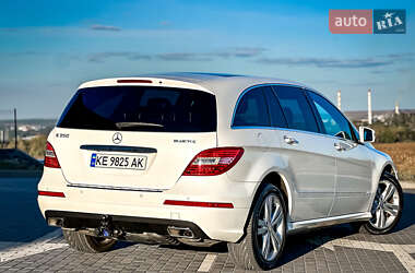 Минивэн Mercedes-Benz R-Class 2012 в 
