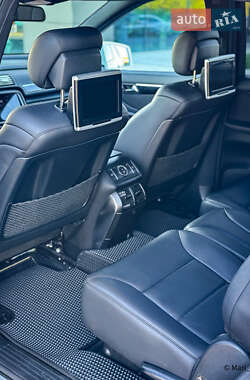 Минивэн Mercedes-Benz R-Class 2012 в 