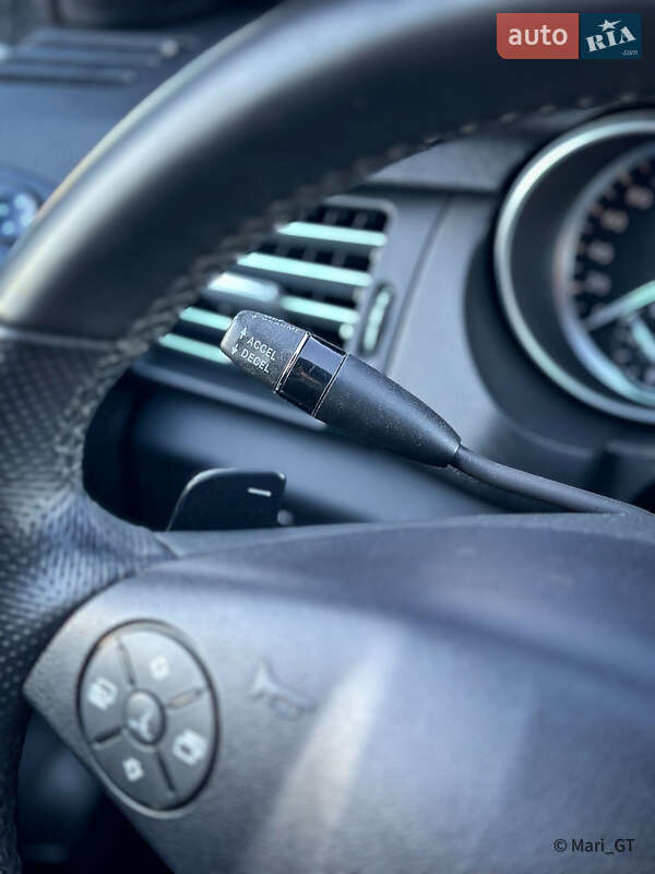 Мінівен Mercedes-Benz R-Class 2012 в Дніпрі