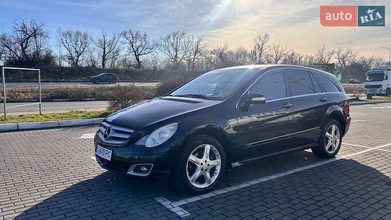 Минивэн Mercedes-Benz R-Class 2007 в Славском фото Минивэн Mercedes-Benz R-Class 2007 в Славском