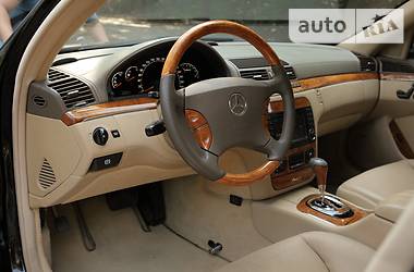 Седан Mercedes-Benz S-Class 2004 в 