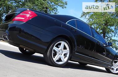 Седан Mercedes-Benz S-Class 2012 в 