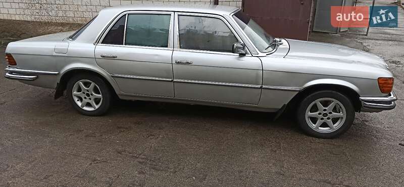 Седан Mercedes-Benz S-Class 1979 в Гайсину