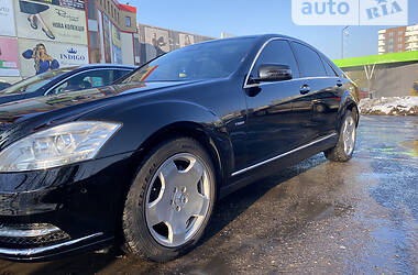 Седан Mercedes-Benz S-Class 2009 в Калуше