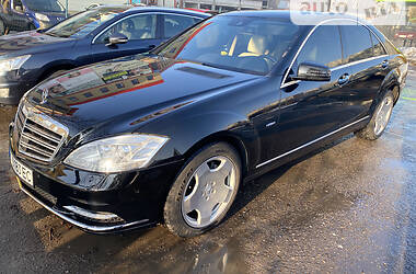 Седан Mercedes-Benz S-Class 2009 в Калуше