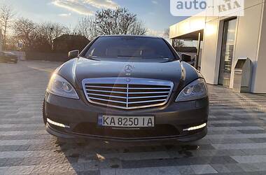 Седан Mercedes-Benz S-Class 2006 в Ужгороде