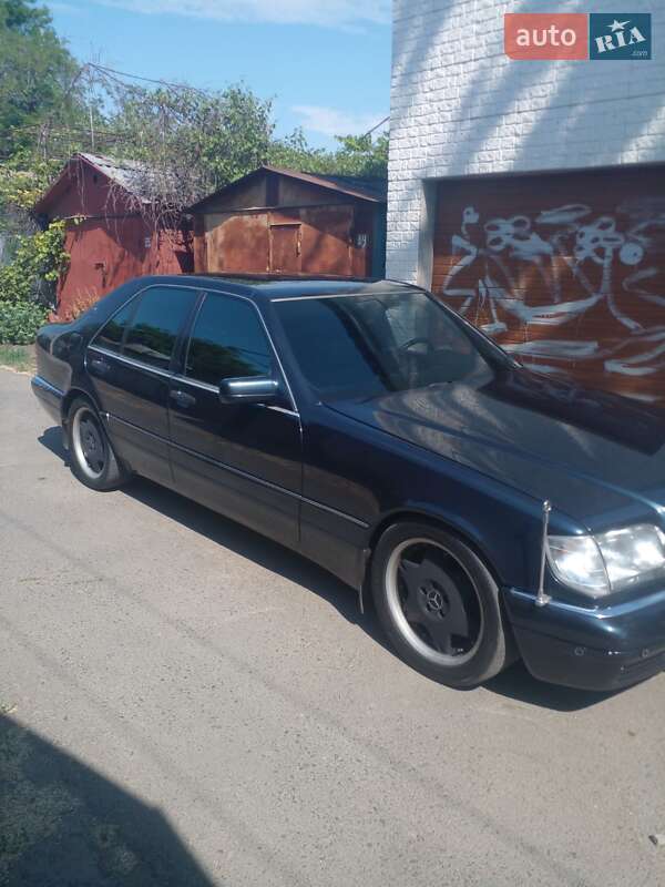 Седан Mercedes-Benz S-Class 1997 в Черноморске