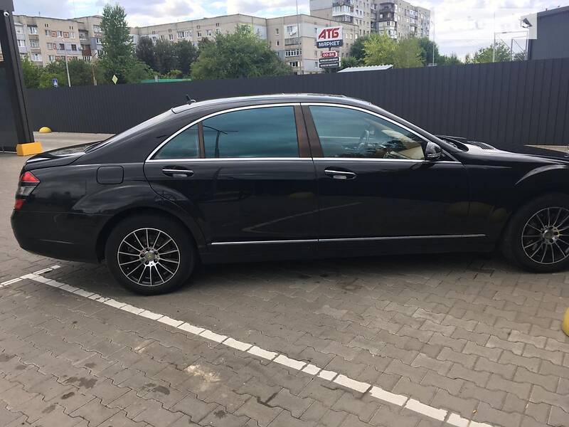 Седан Mercedes-Benz S-Class 2005 в Шептицькому