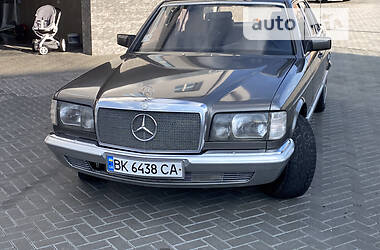 Седан Mercedes-Benz S-Class 1982 в 