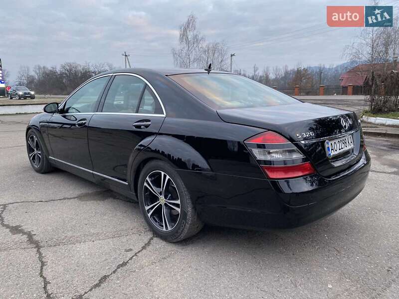 Седан Mercedes-Benz S-Class 2006 в Хусте