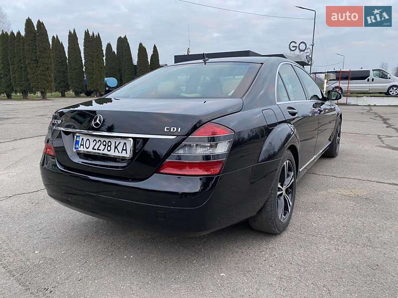 Седан Mercedes-Benz S-Class 2006 в Хусте