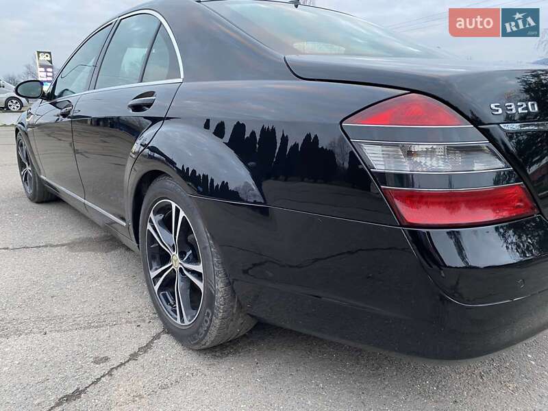 Седан Mercedes-Benz S-Class 2006 в Хусте