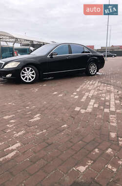 Седан Mercedes-Benz S-Class 2008 в Сарнах