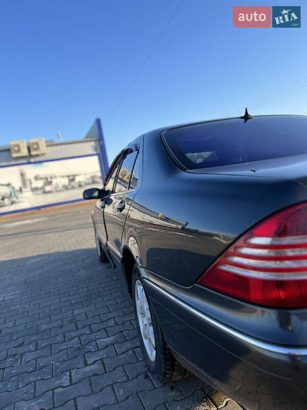 Седан Mercedes-Benz S-Class 2000 в Рени