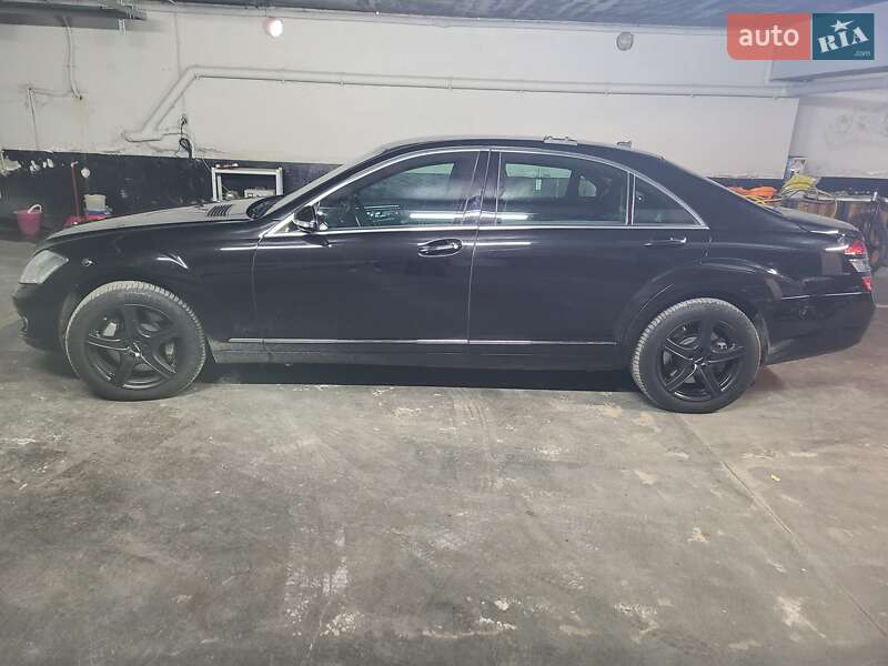 Седан Mercedes-Benz S-Class 2009 в Бучі