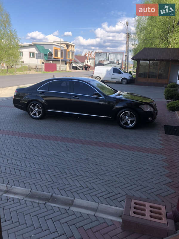 Седан Mercedes-Benz S-Class 2005 в Тячеві