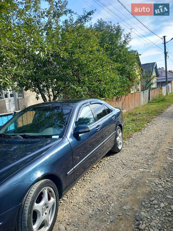 Седан Mercedes-Benz S-Class 2003 в Чернівцях