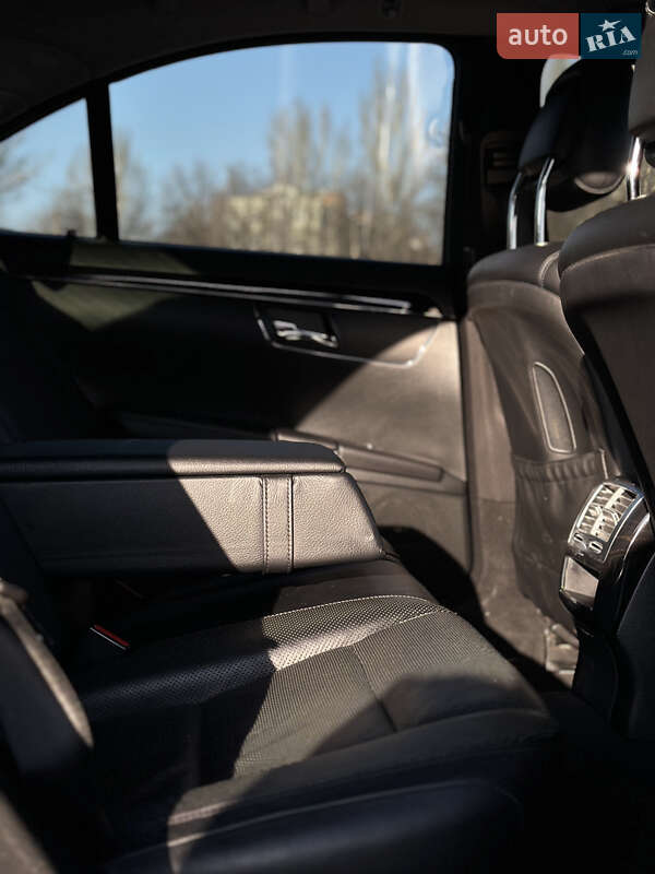 Седан Mercedes-Benz S-Class 2012 в Запоріжжі